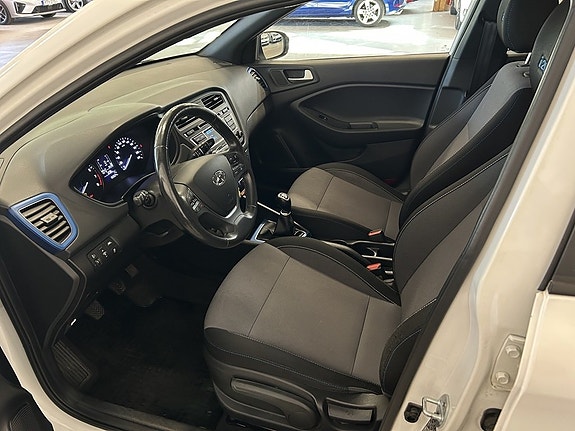 Hyundai i20 13 of 16
