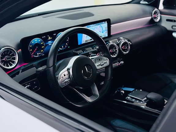 Mercedes-Benz A250 9 of 26