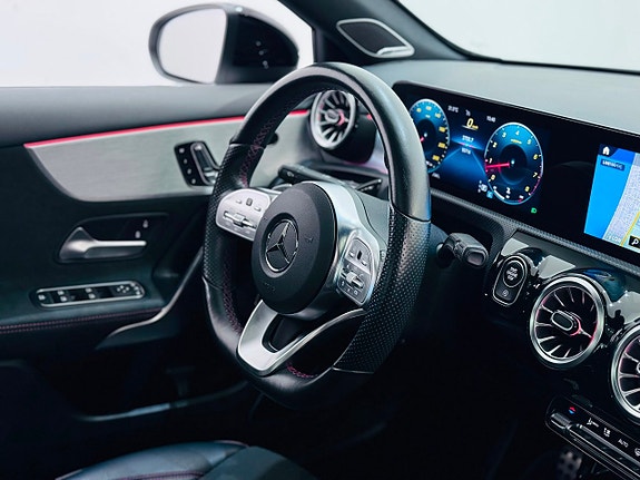 Mercedes-Benz A250 4 of 26