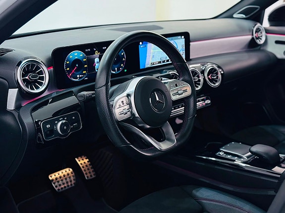 Mercedes-Benz A250 10 of 26