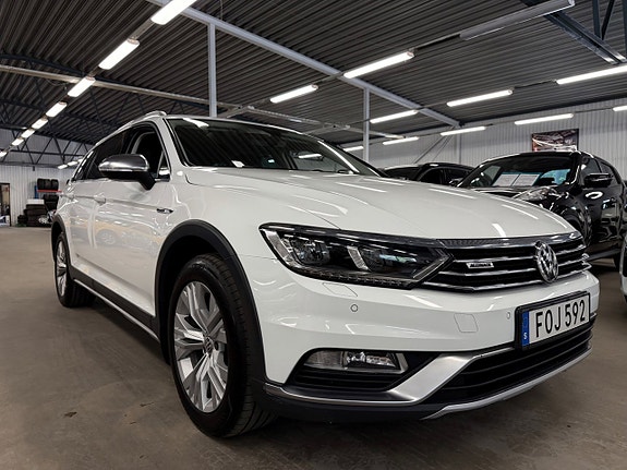 Volkswagen Passat Alltrack 3 of 11