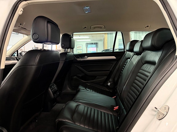 Volkswagen Passat Alltrack 10 of 11