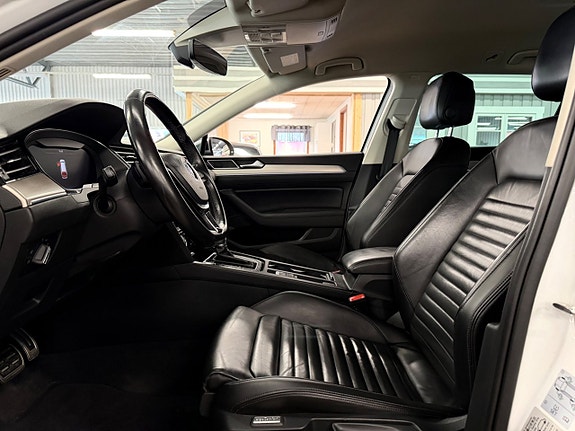 Volkswagen Passat Alltrack 9 of 11