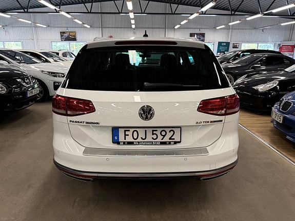 Volkswagen Passat Alltrack 5 of 11