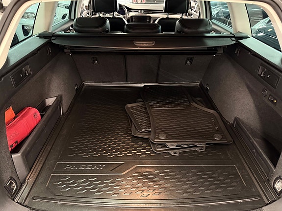 Volkswagen Passat Alltrack 8 of 11