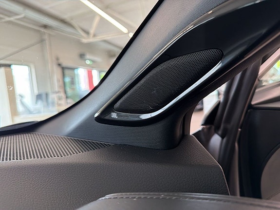 Toyota C-HR 13 of 13