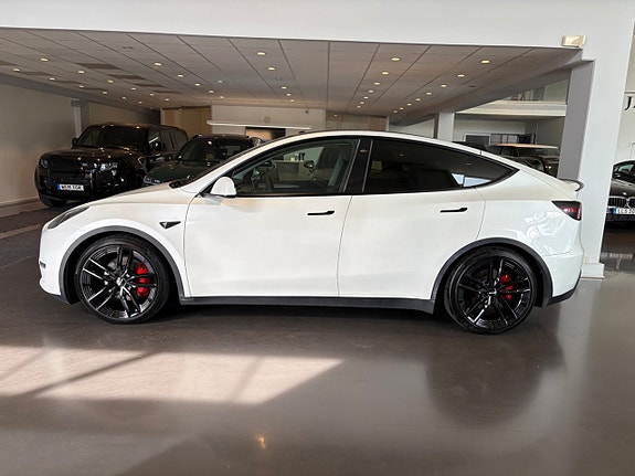 Tesla Model Y 2 of 12