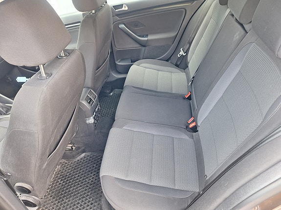 Volkswagen Golf VI 7 of 15
