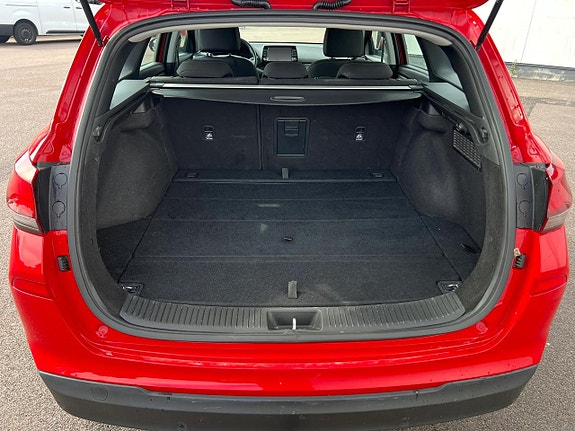 Hyundai i30 4 of 5