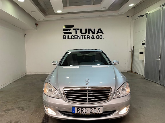 Mercedes-Benz S350 2 of 12