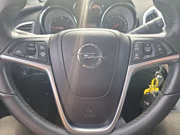 Opel Astra 8 of 13