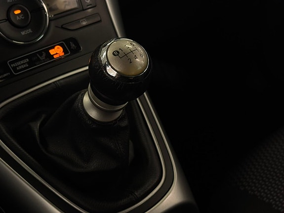 Toyota Auris 15 of 16