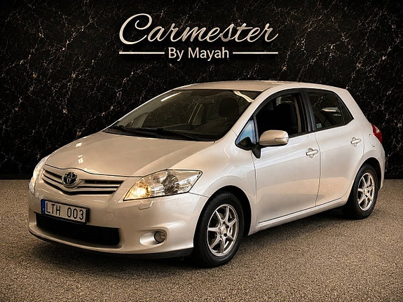 Toyota Auris 2 of 16