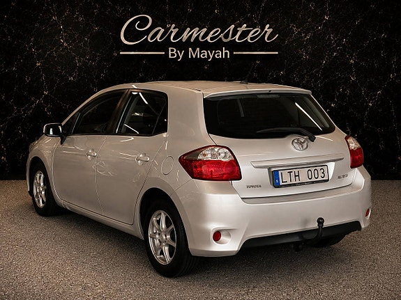 Toyota Auris 3 of 16