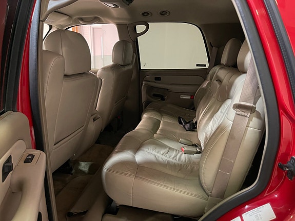 Chevrolet Tahoe 11 of 17