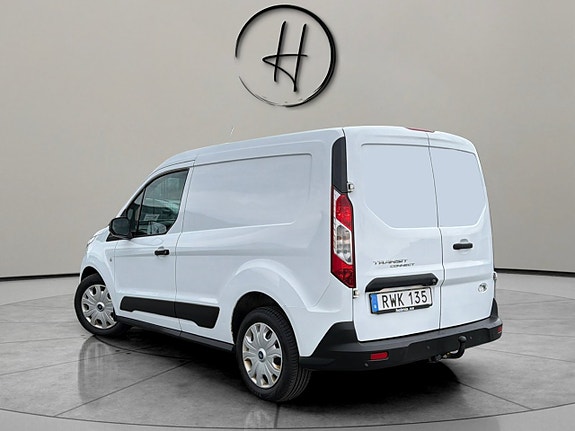 Ford Transit Connect 8 of 21