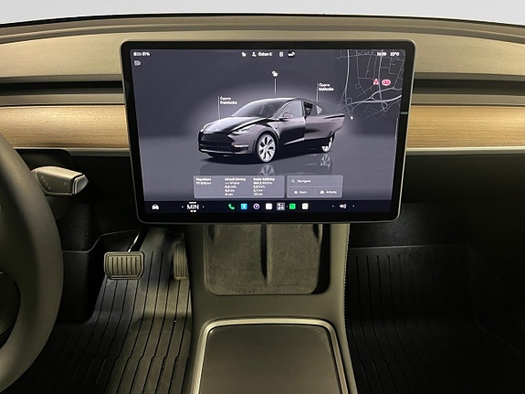 Tesla Model Y 10 of 16