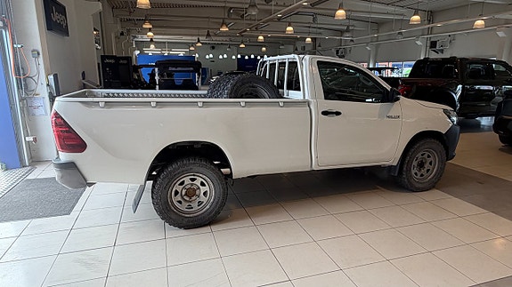 Toyota HiLux 3 of 7