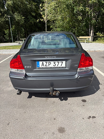 Volvo S60 2 of 5