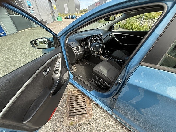 Hyundai i30 8 of 15