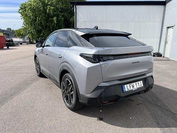 Peugeot 3008 4 of 8