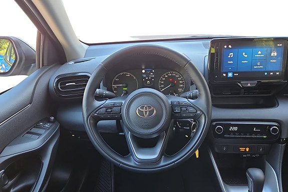 Toyota Yaris 19 of 30