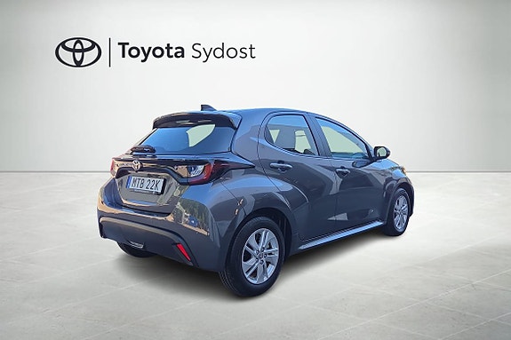 Toyota Yaris 3 of 30