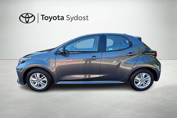 Toyota Yaris 7 of 30