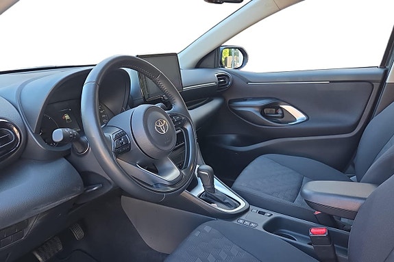 Toyota Yaris 12 of 30