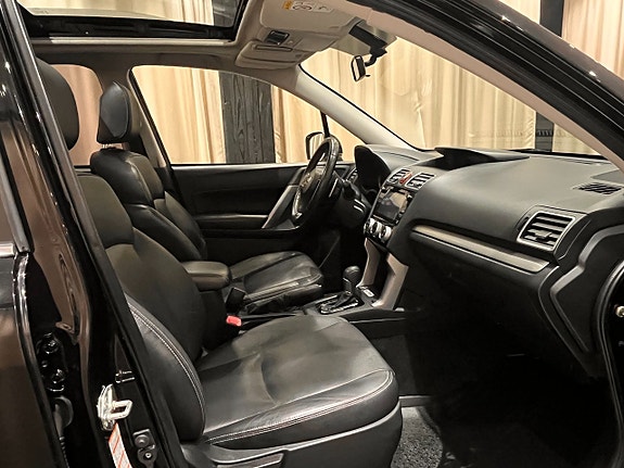 Subaru Forester 10 of 18