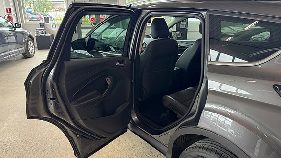 Ford Kuga 6 of 15