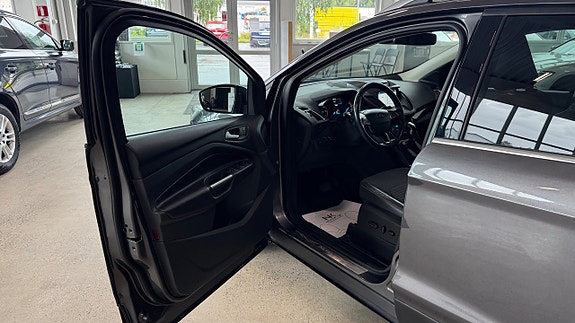 Ford Kuga 9 of 15
