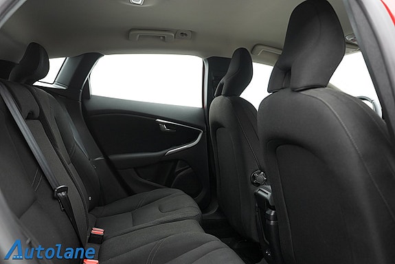 Volvo V40 18 of 29