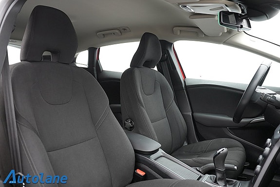 Volvo V40 17 of 29