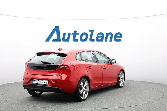 Volvo V40 8 of 29