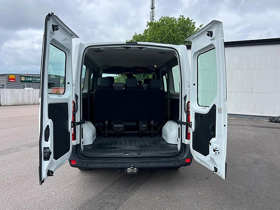 Nissan NV400 4 of 5