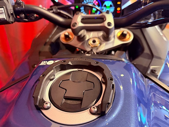 Suzuki GSX-S1000GT 10 of 12