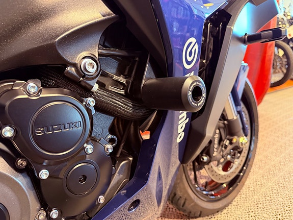 Suzuki GSX-S1000GT 4 of 12