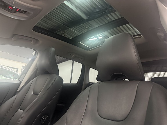 Volvo XC60 8 of 11