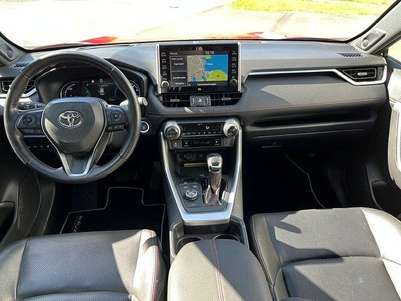 Toyota RAV4 4 of 7