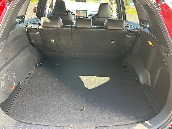 Toyota RAV4 6 of 7