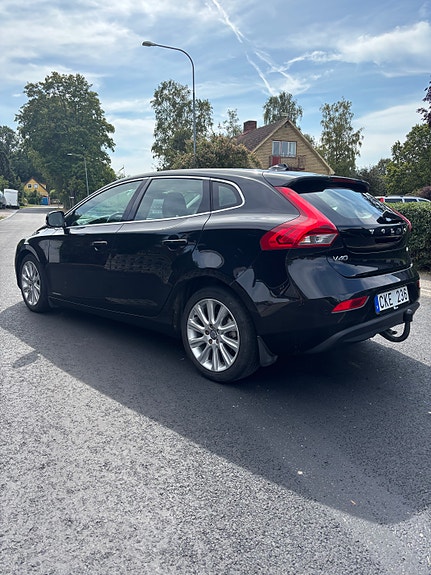 Volvo V40 4 of 10
