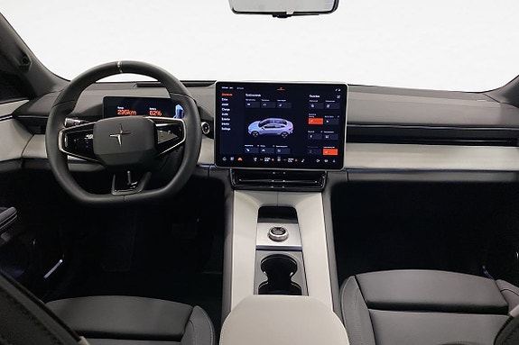 Polestar 4 13 of 15