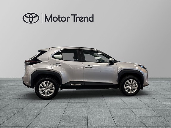 Toyota Yaris Cross 3 of 13