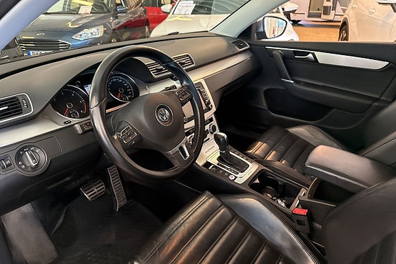 Volkswagen Passat Alltrack 5 of 15