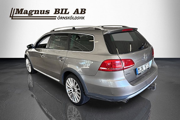 Volkswagen Passat Alltrack 4 of 15