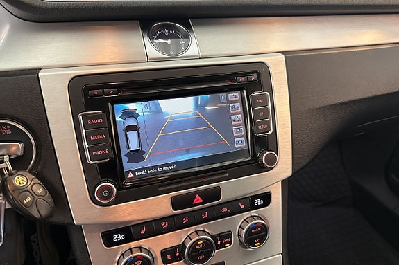 Volkswagen Passat Alltrack 9 of 15