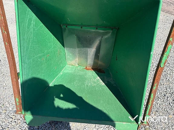 Flistugg - Agri Implement, BX 62 R 13 of 14