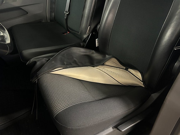Volkswagen Transporter 12 of 27