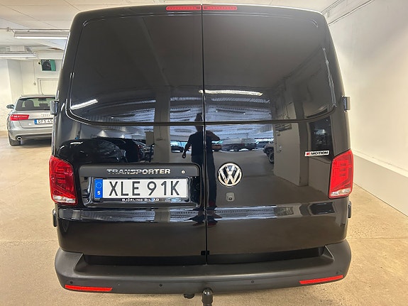 Volkswagen Transporter 6 of 27
